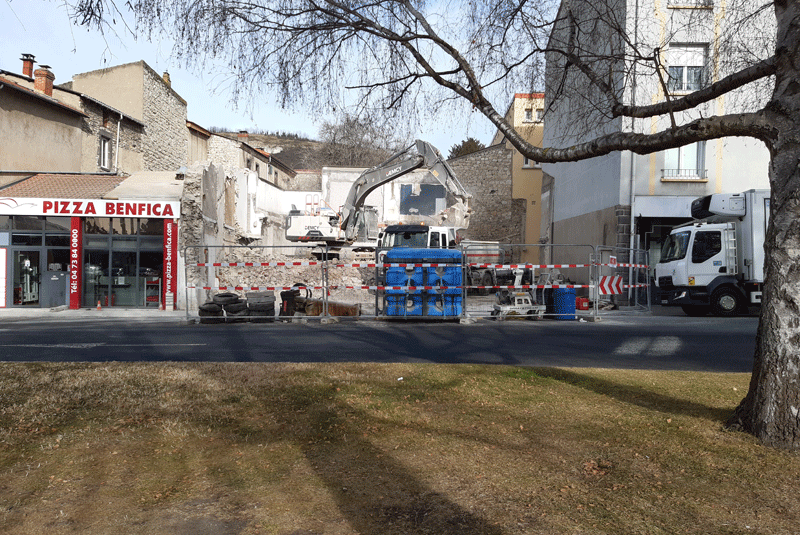 Déconstruction place République Cournon 4