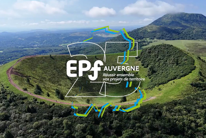 Image des volcans d'Auvergne pour les vœux 2025 de l'EPF Auvergne