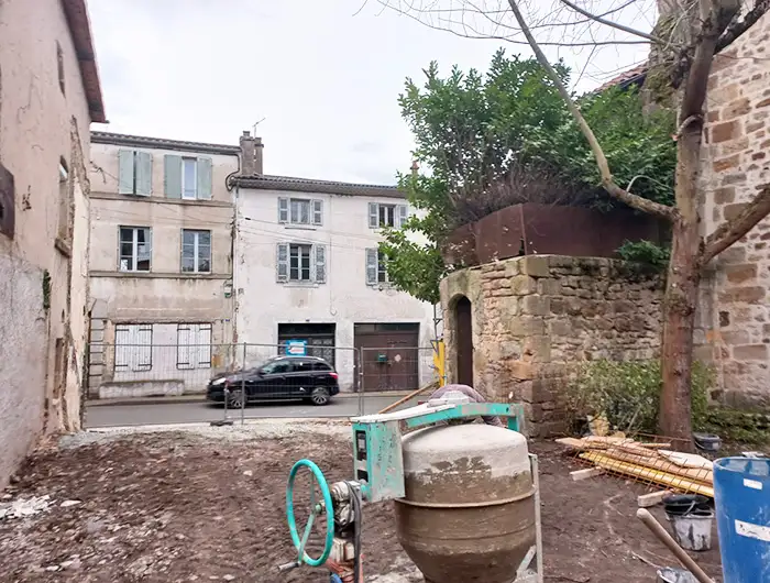 Opération logements sociaux à Lezoux (63)_chantier après travaux_vue sur la rue