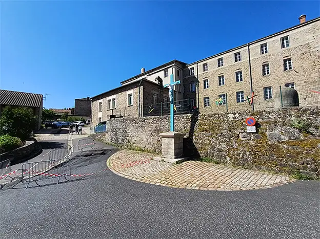 l’EPF Auvergne accompagne la commune de Dunières dans la reconversion d’un site aux forts enjeux patrimoniaux en cœur de bourg_visuel de la façade