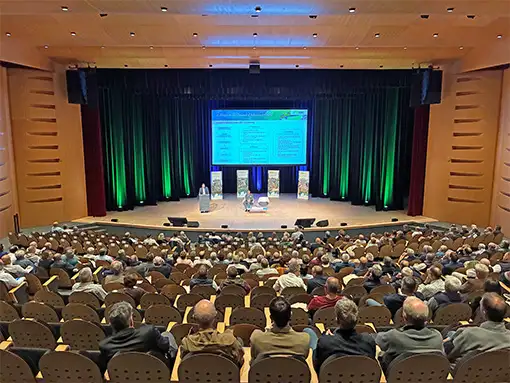 Illustration de l'Assemblée Générale d'installation du 01.10.2026 en amphithéâtre pour la présentation des services de l'EPF